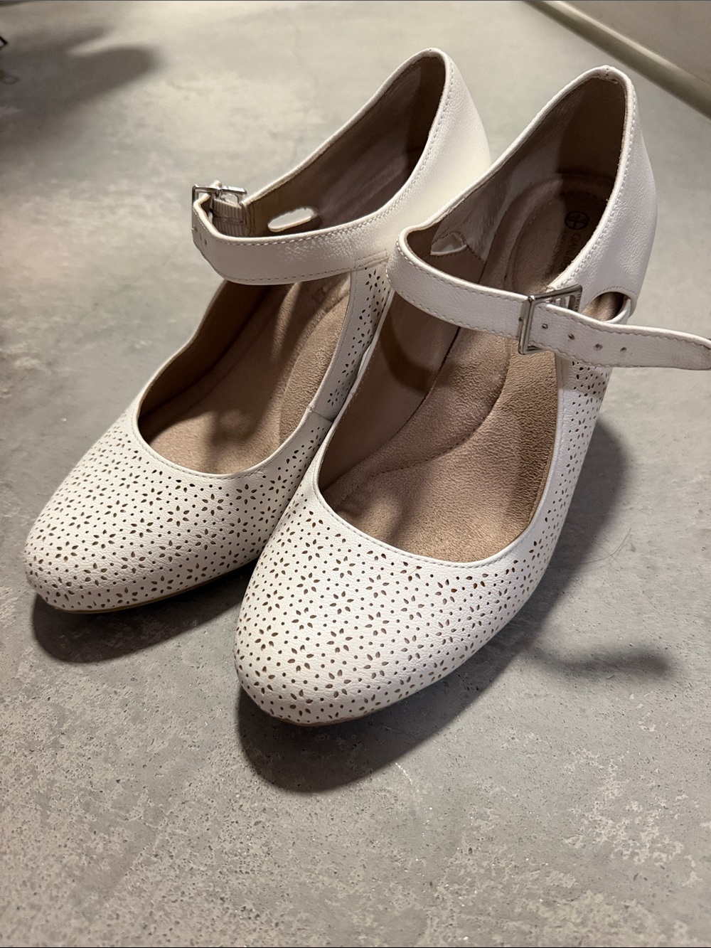 Giani Bernini White Perforated Mary Jane Heels